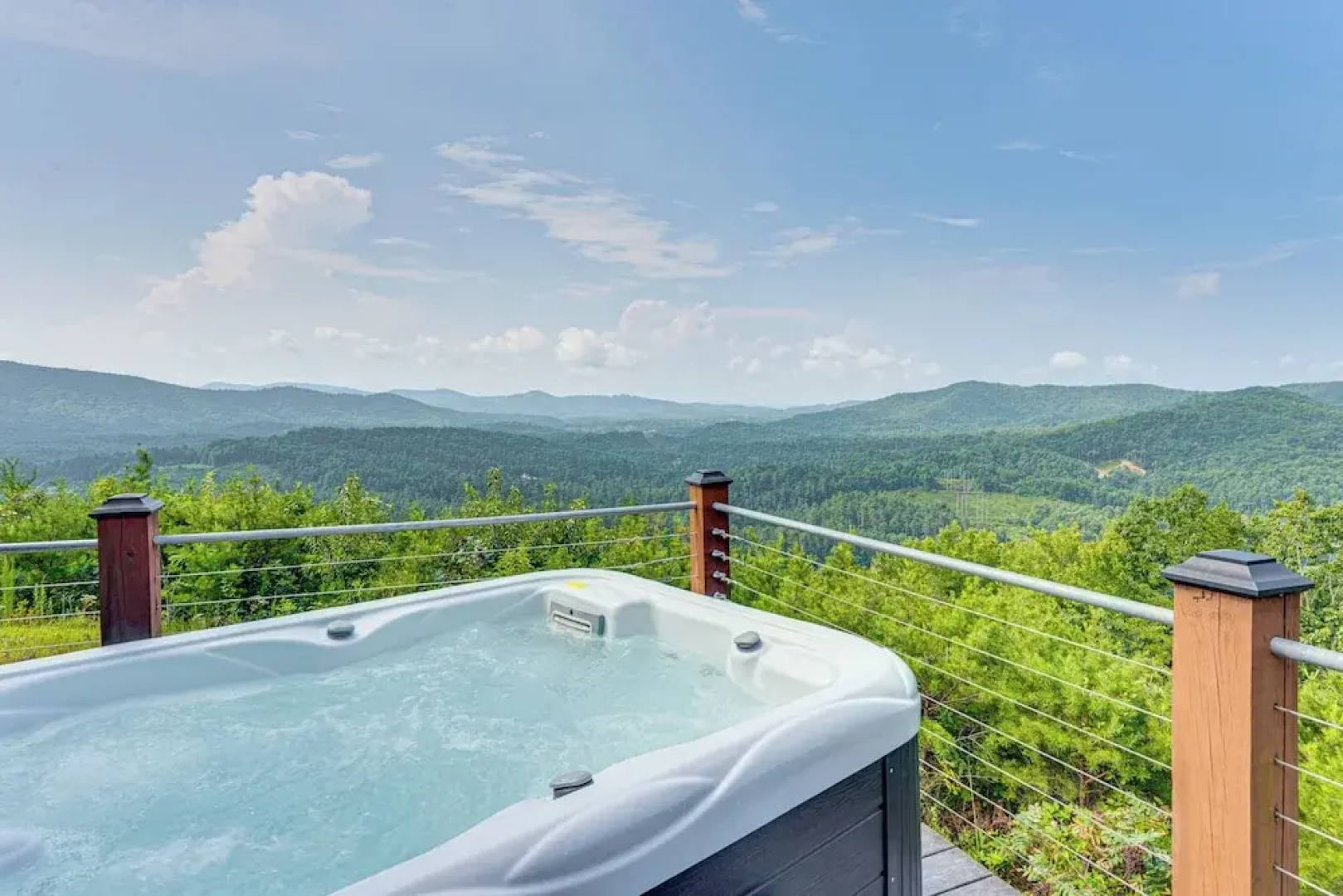 Mtn-view Cabin: Deck & Pets Welcome in Murphy