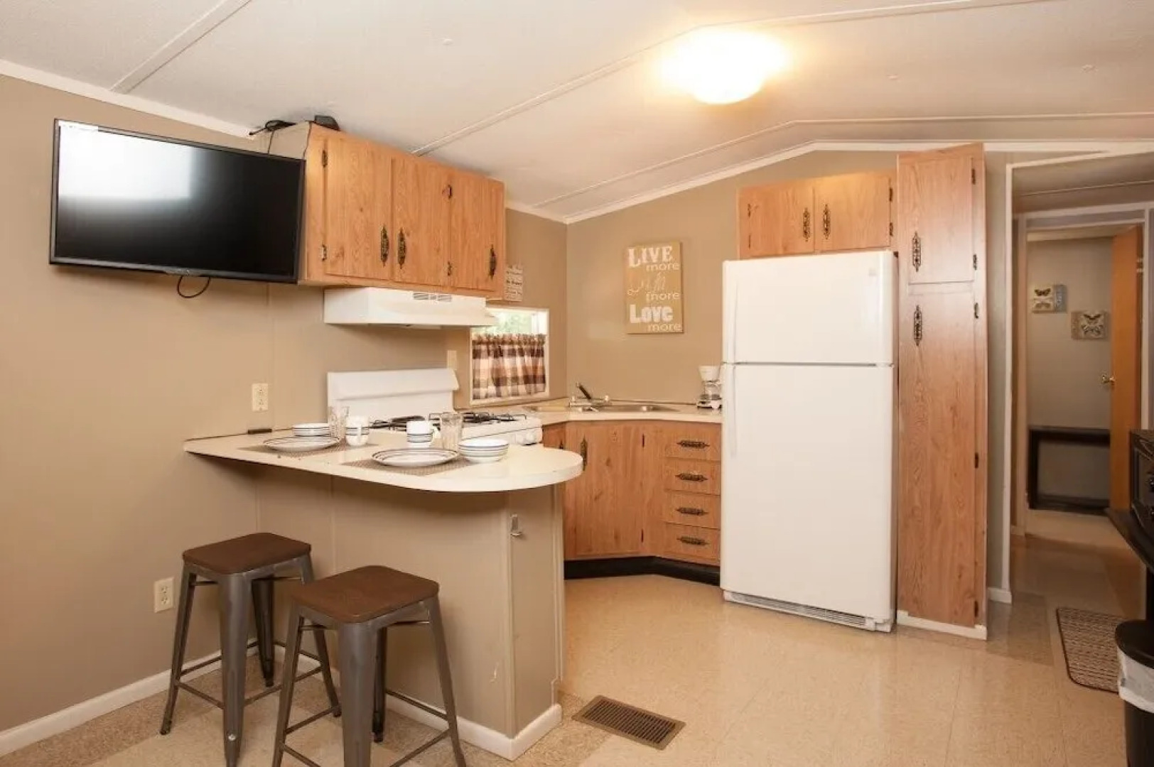 Cottage #2 1 Bedroom 1 Bathroom Cottage