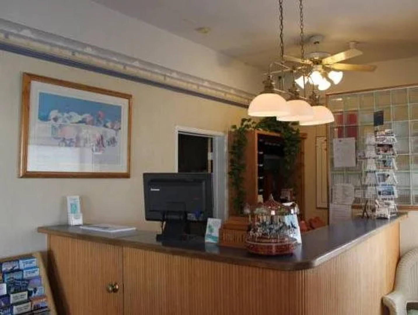 Carousel Beach Inn