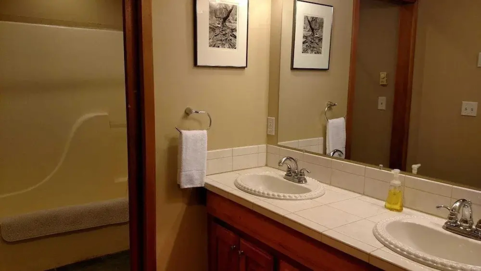 Harbor View Haven by Avantstay Private Backyard