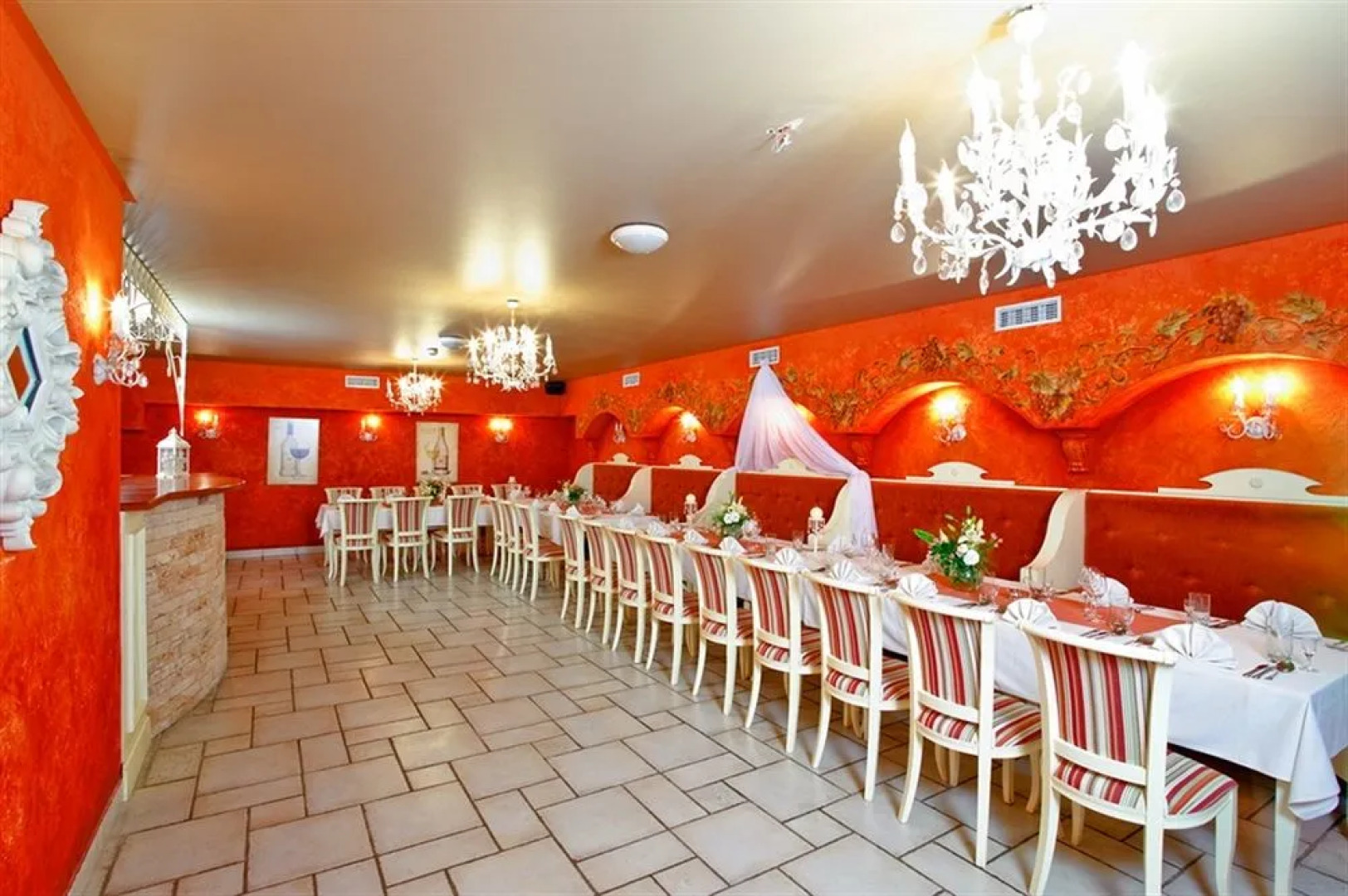 Villa Estera - Hotel & Restauracja