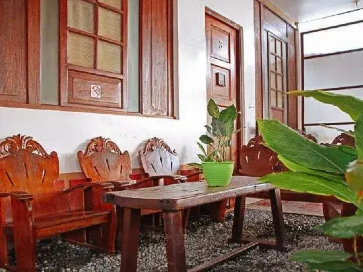 RedDoorz Hostel @ Deomar Hometel & Farm Cafe Vigan Ilocos