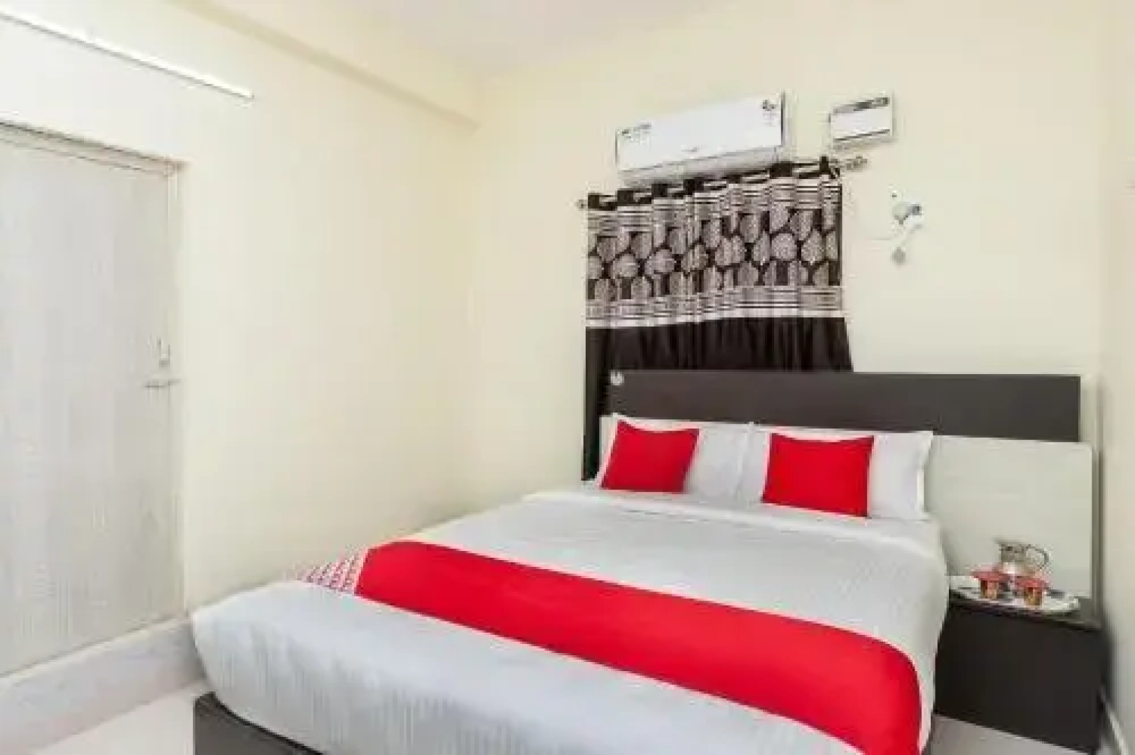 The Swarg Residence by OYO Rooms