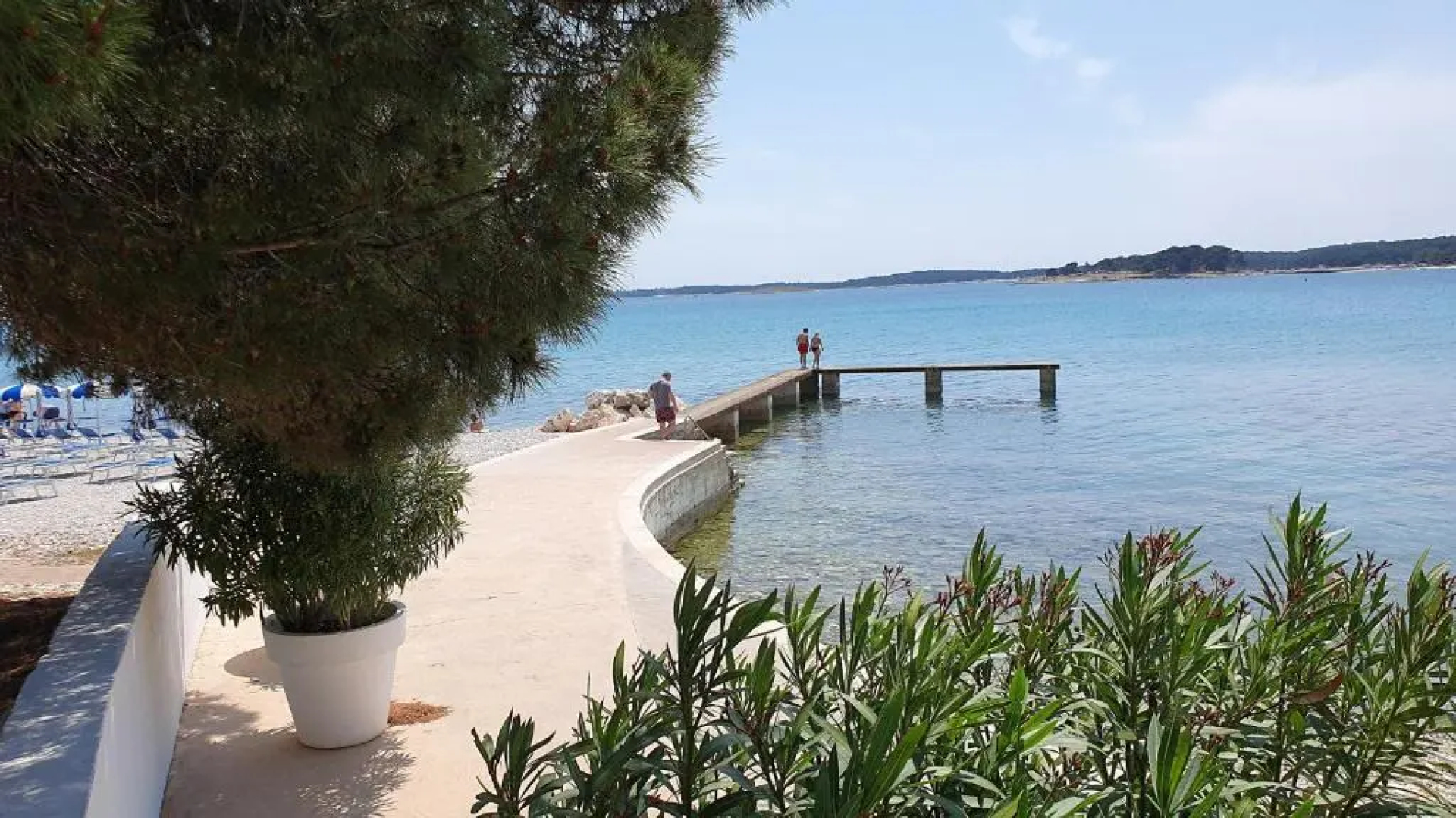 Medulin Luxury Apartments with beautiful garden 100 m from beach