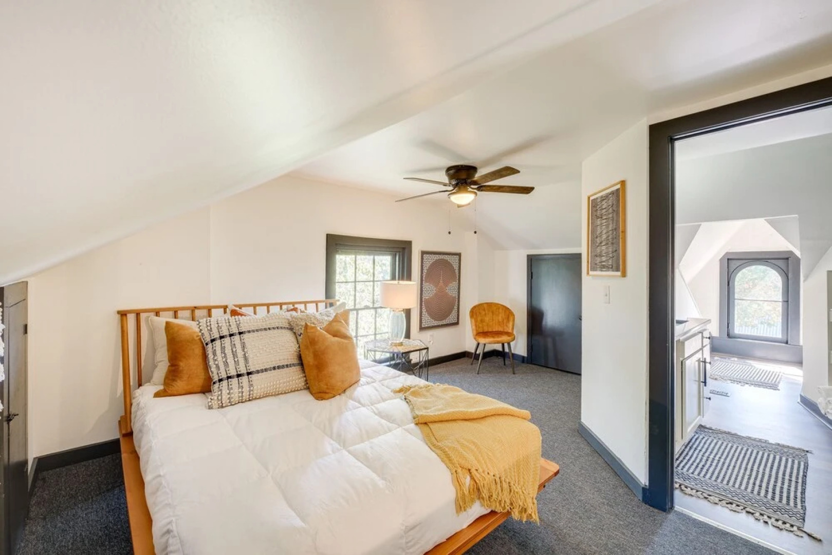 Chic & Historic Apartment ~ 6 Mi to Louisville!