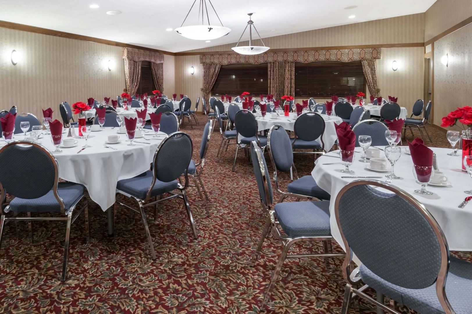 Stony Plain Inn and Suites