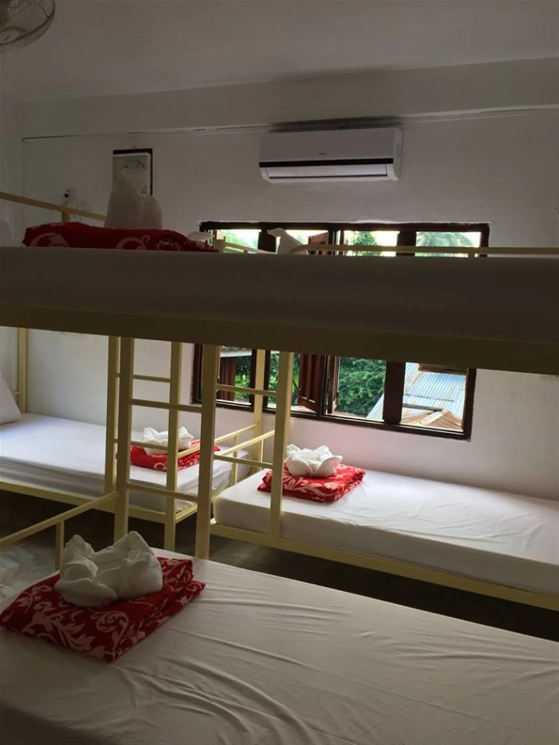 Vongprachan Backpackers Hostel