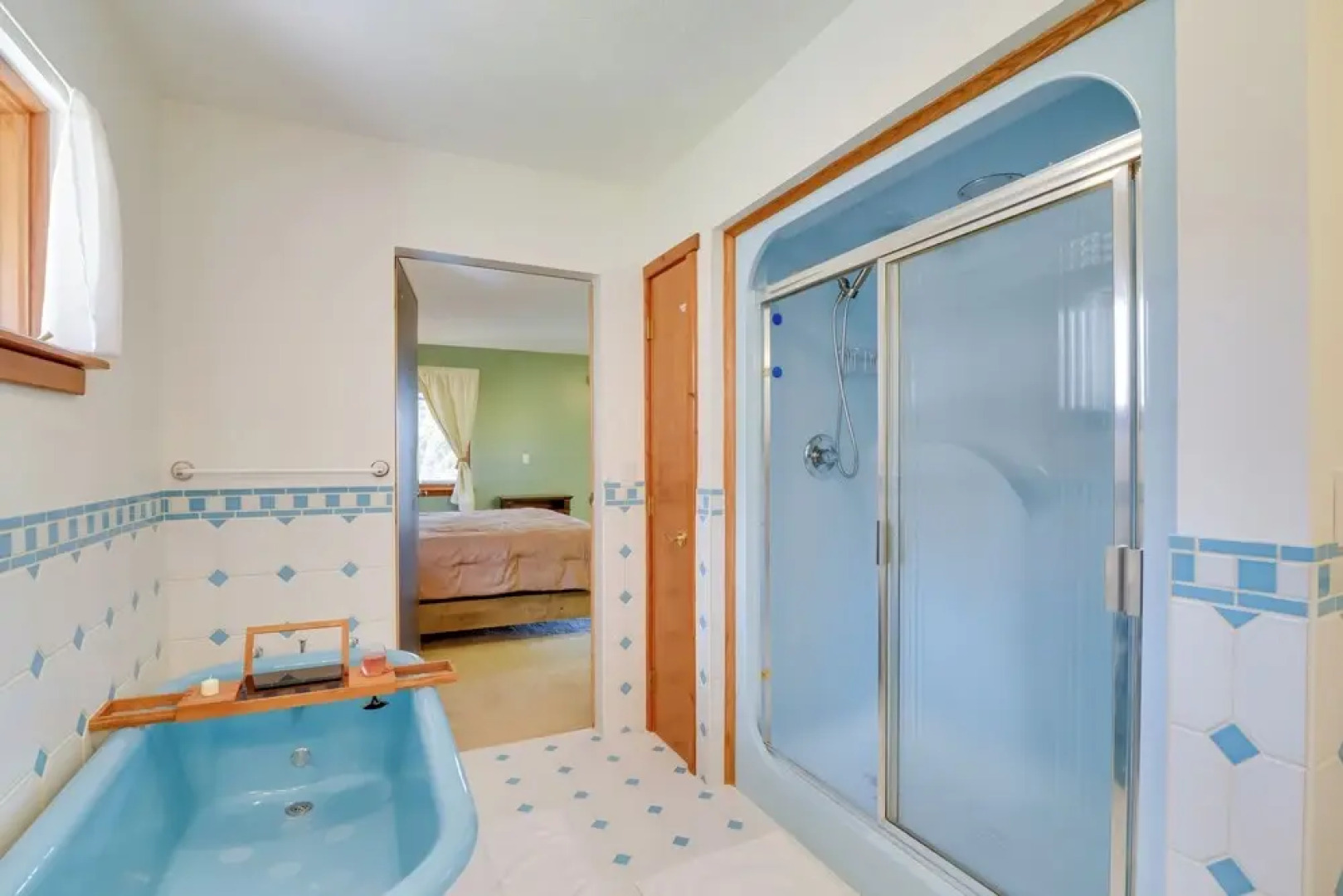 Lovely Terra Alta Cabin < 1 Mi to Alpine Lake