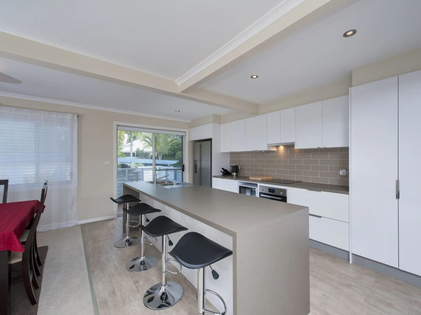 Beach and Bay, 121 Shoal Bay Road