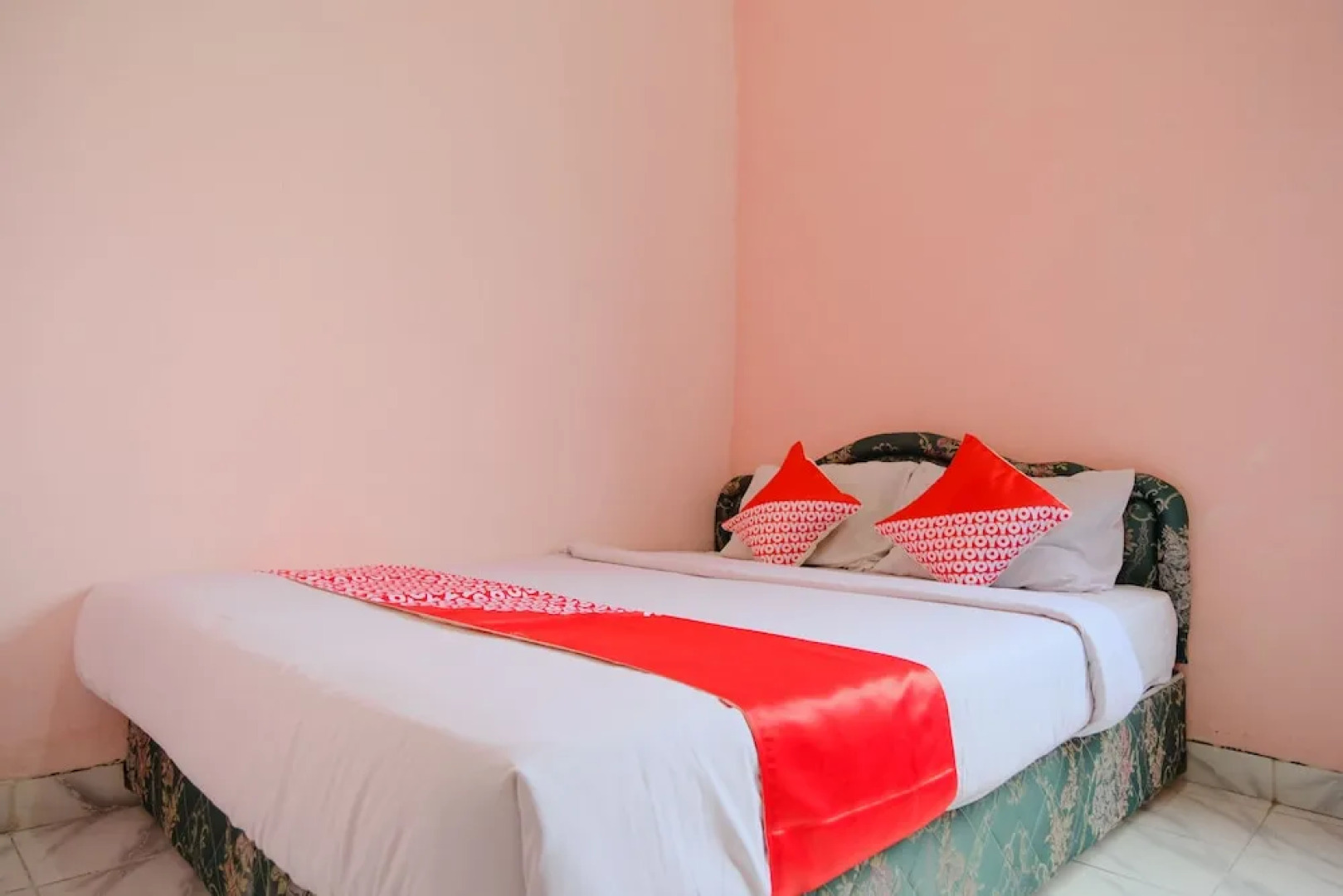 Hotel Istana Family by OYO Rooms