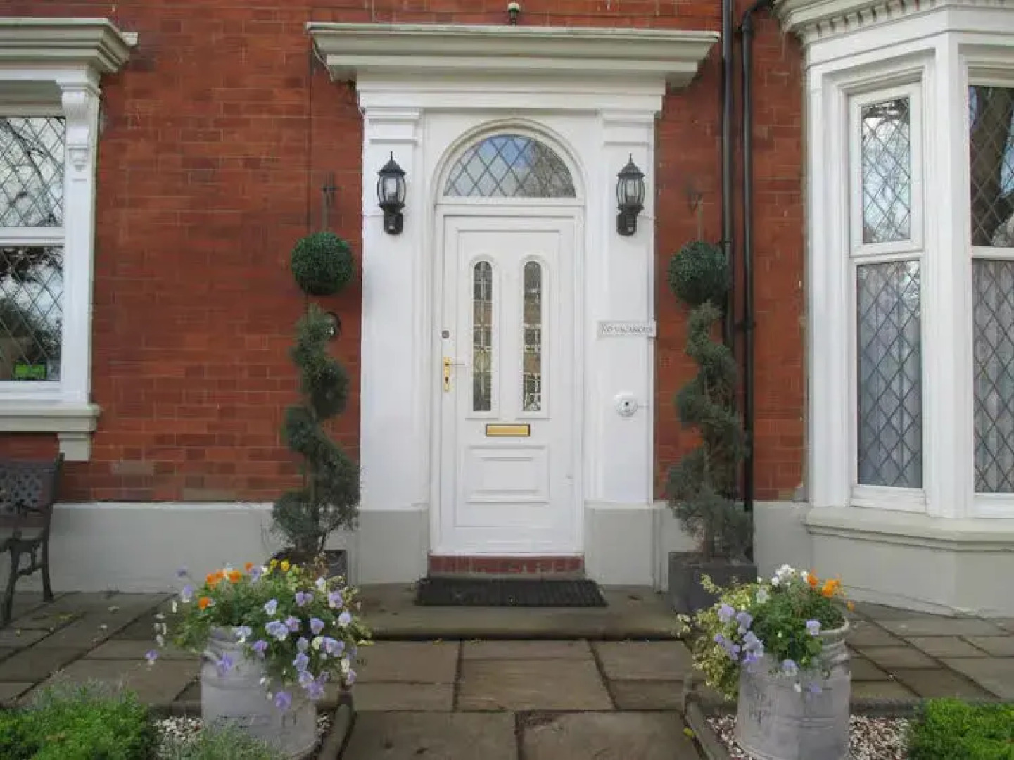 Kenwood Guest House — ОТЕЛЬ ЗАКРЫТ