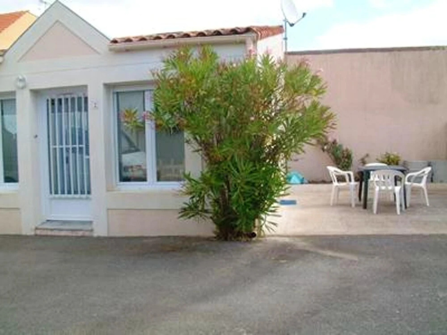 House With 2 Bedrooms in Châtelaillon-plage, With Furnished Terrace -