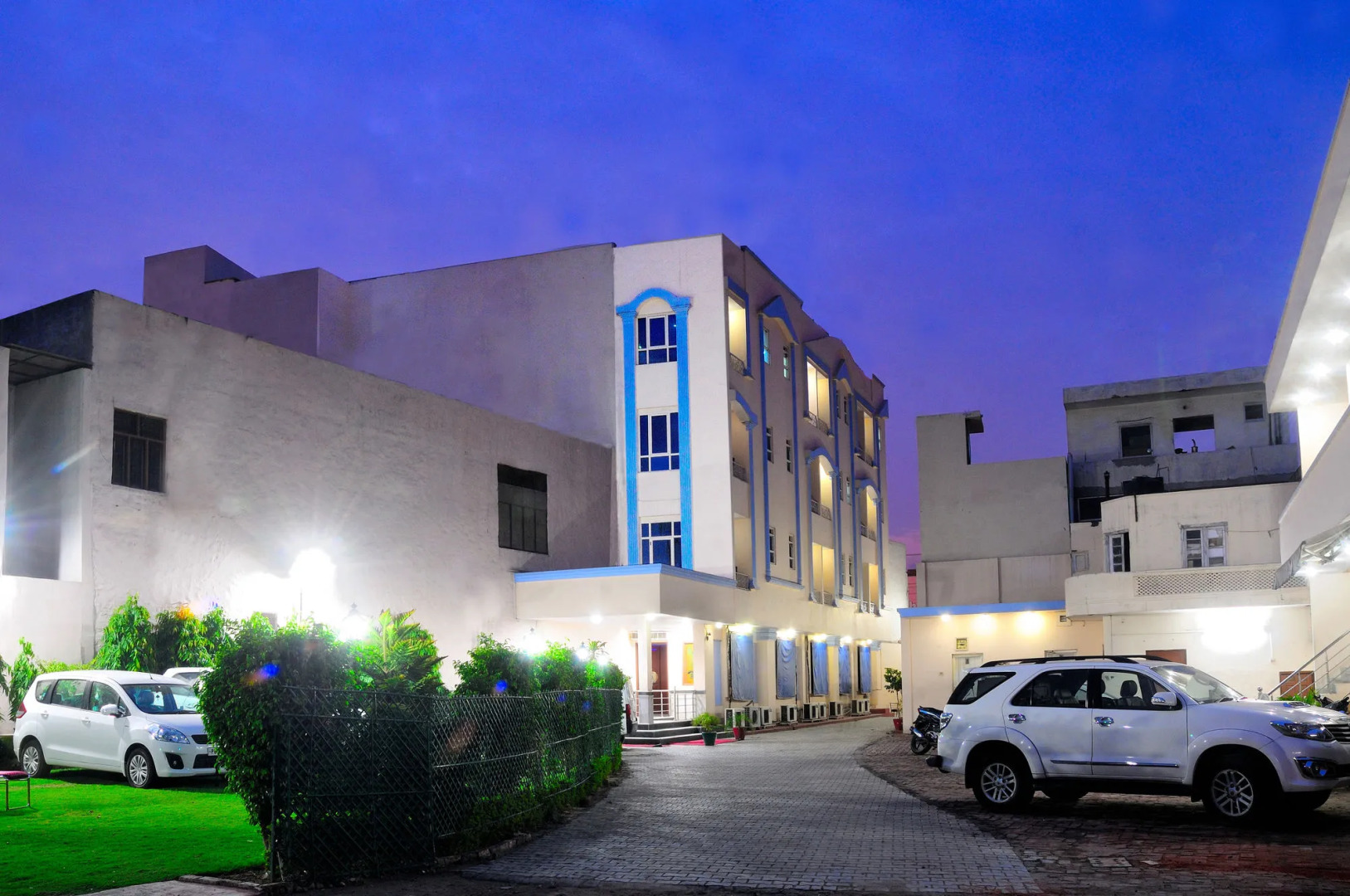 Hotel Maharaja Residency