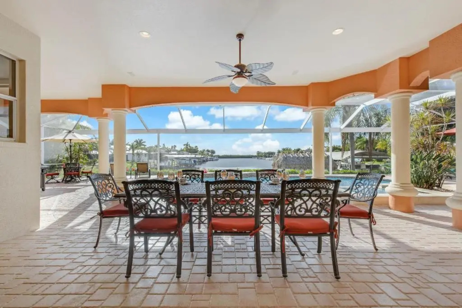 STUNNING Villa with Custom pool, Spa, pool table, Kayaks & sleeps 14! - Villa Flandria - Roelens