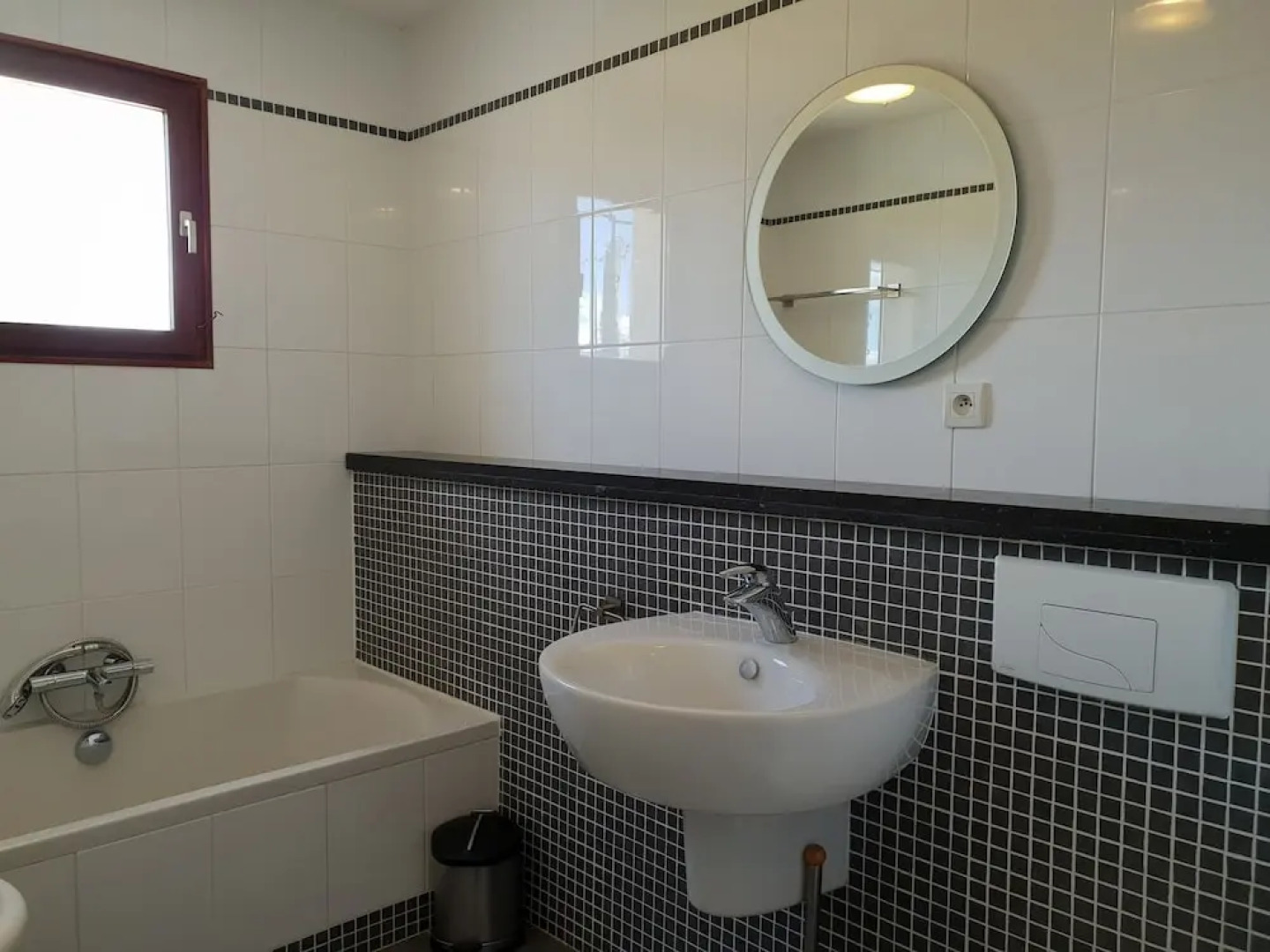 Modern Villa in Montbrun-des-Corbieres with Private Pool