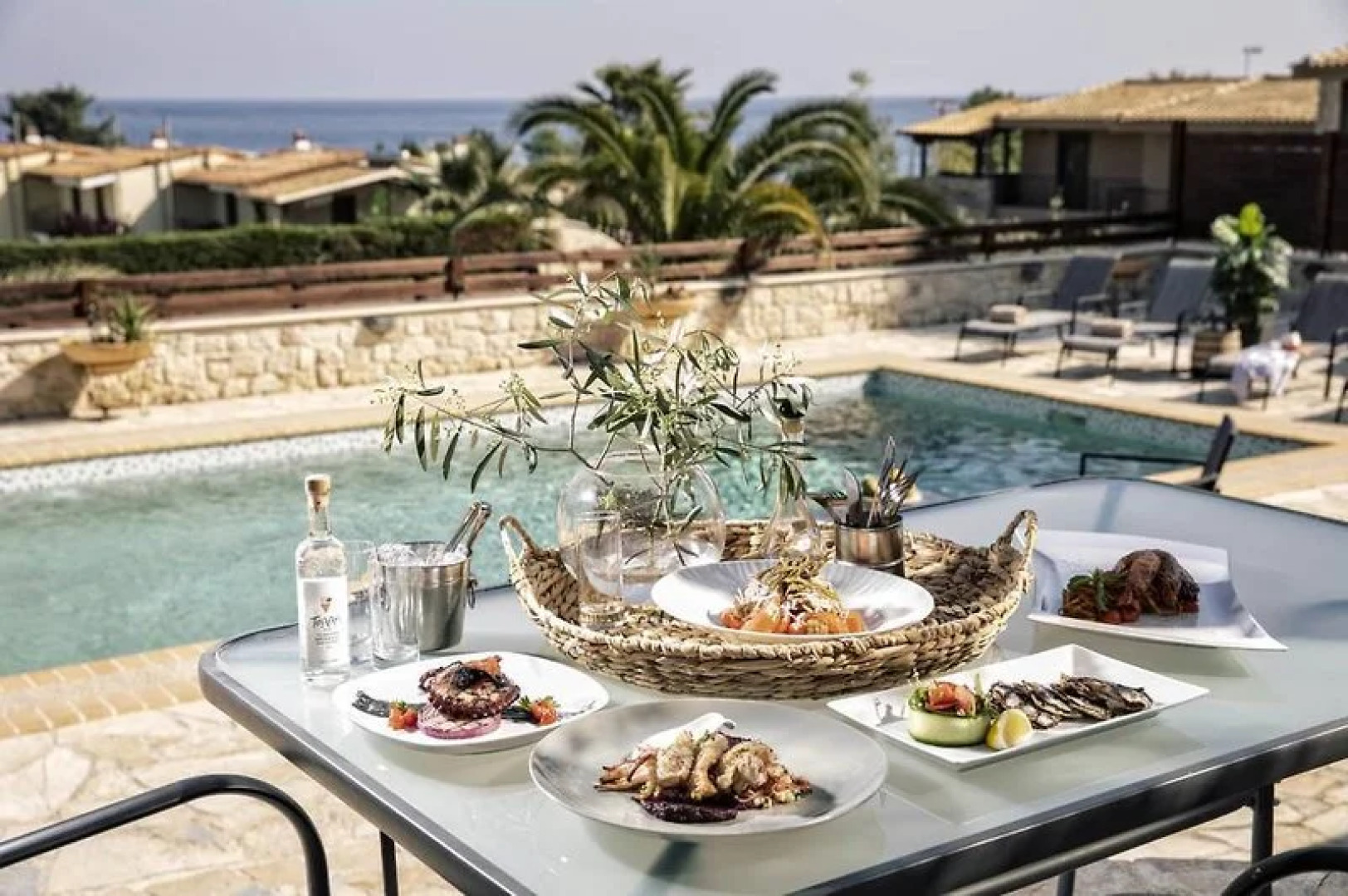 Nefeli Villas & Suites