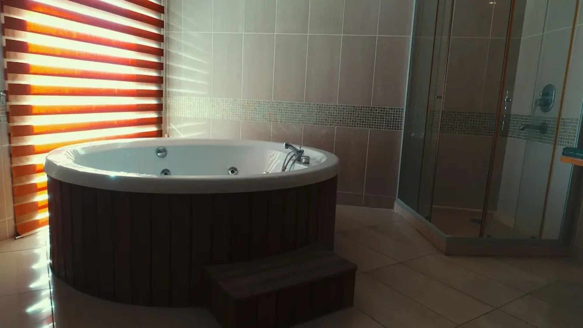 Roxx Suite Deluxe & Spa Hotel