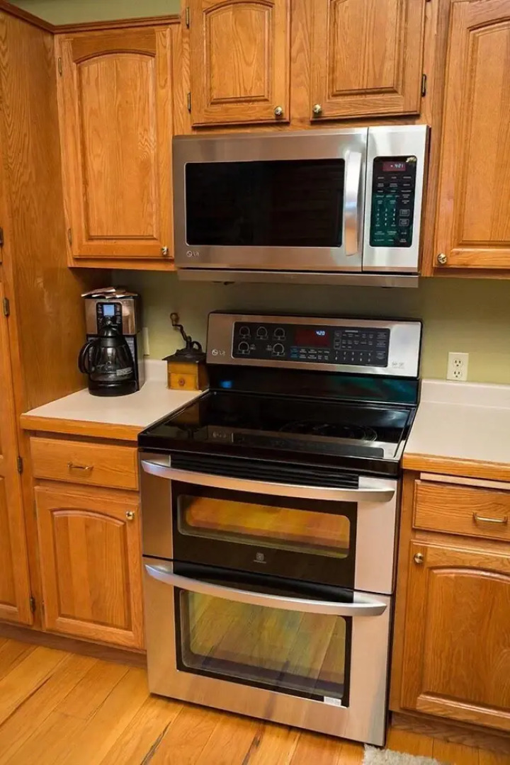 Log Gables - Log Home