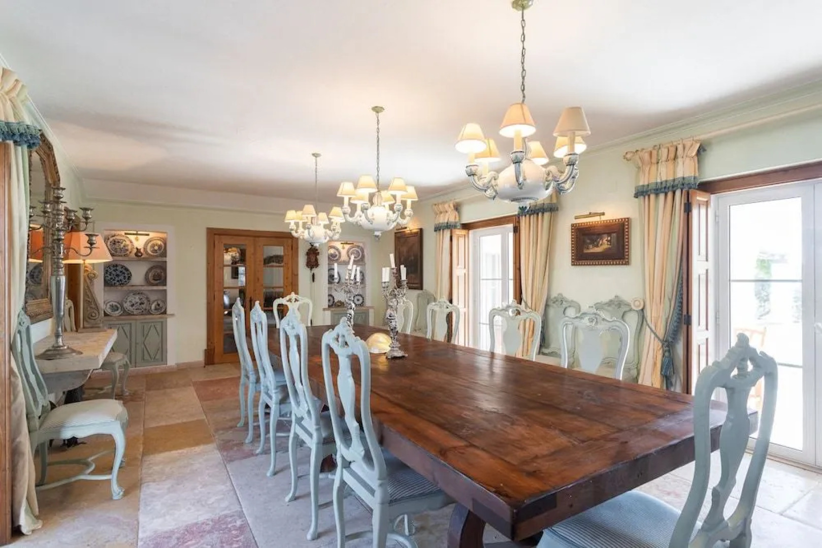 Rosa Estates The Farmhouse & Stables