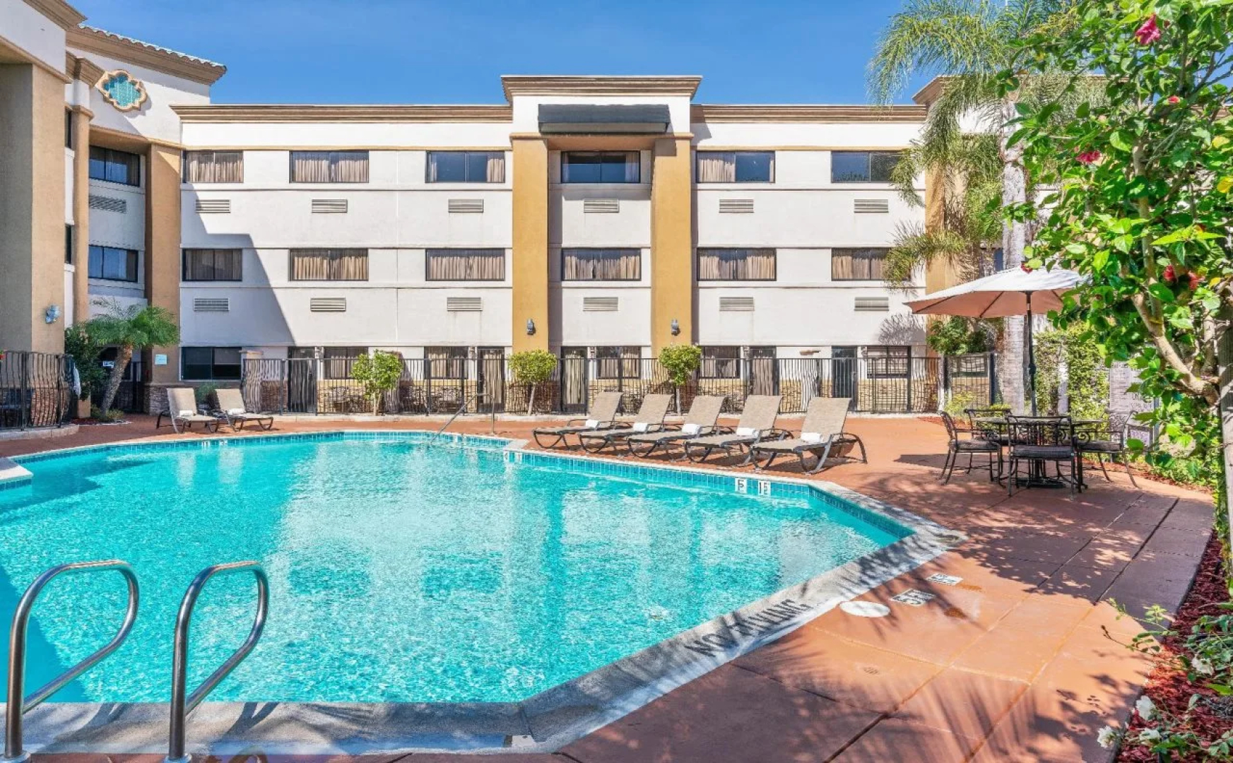 Holiday Inn Santa Ana Orange County Airport by IHG