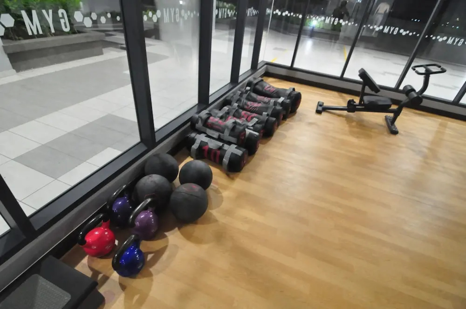 Kenwingston Square Garden by IdealHub