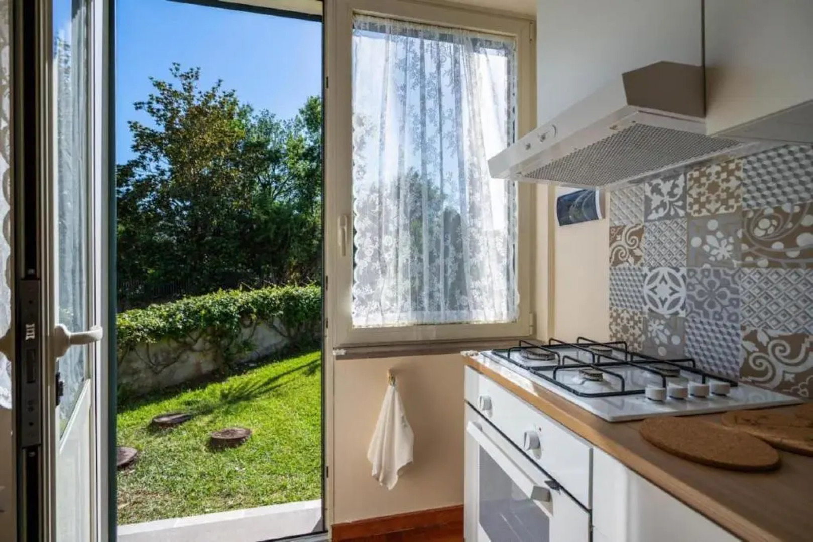 Romantic Apartment With Hot Tub