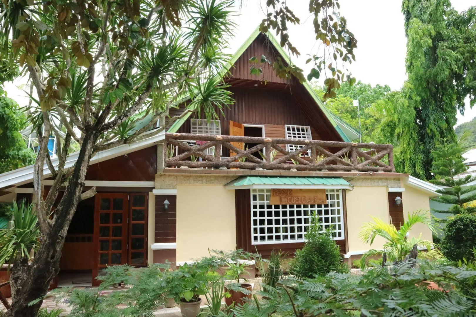 Peak House Garden Pension