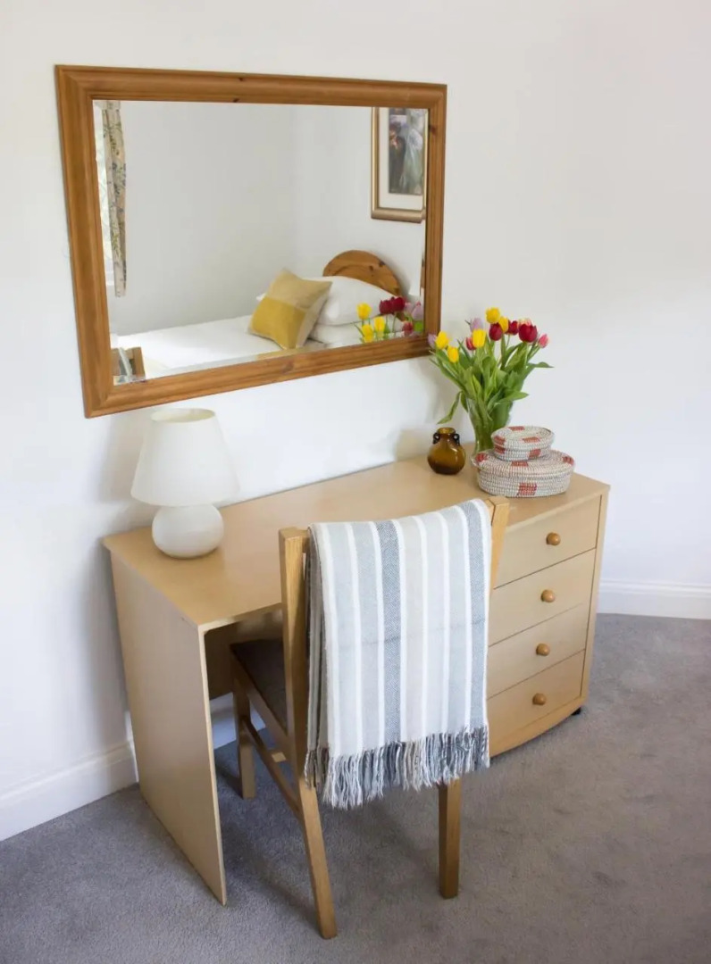 Moniques Bed  Breakfast