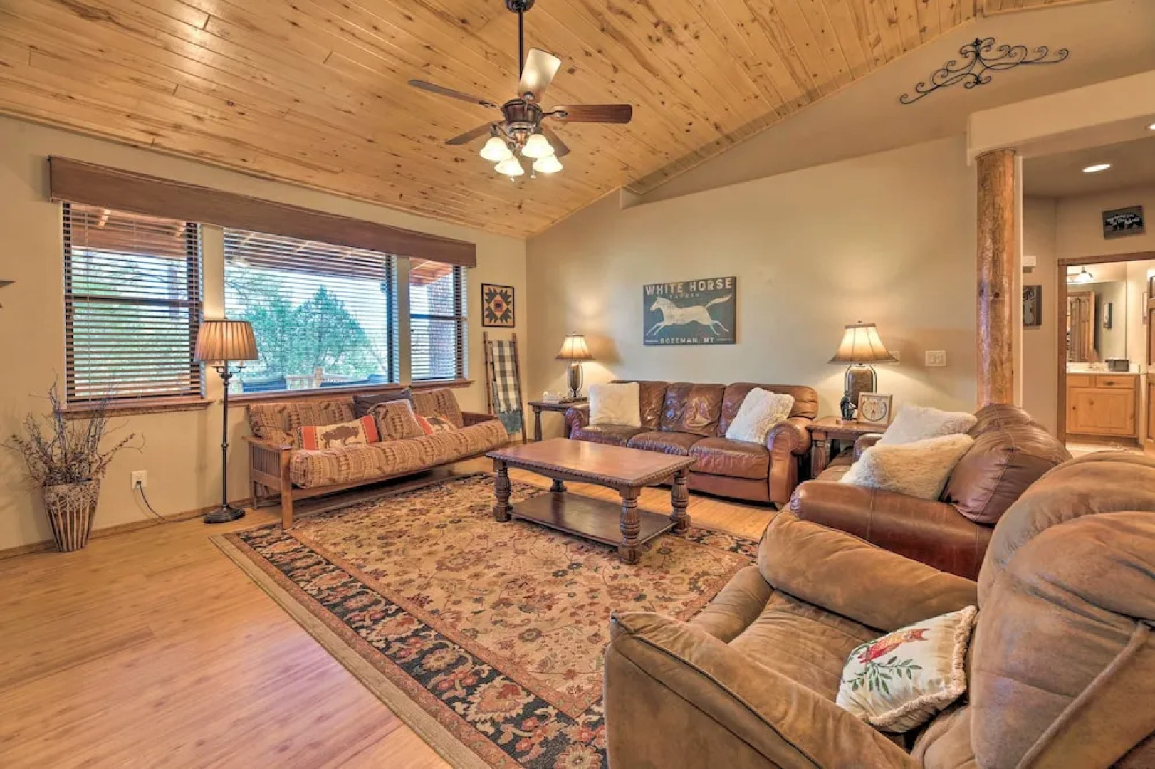 < 4 Mi to Fool Hollow Lake: Cabin w/ Tranquil Deck