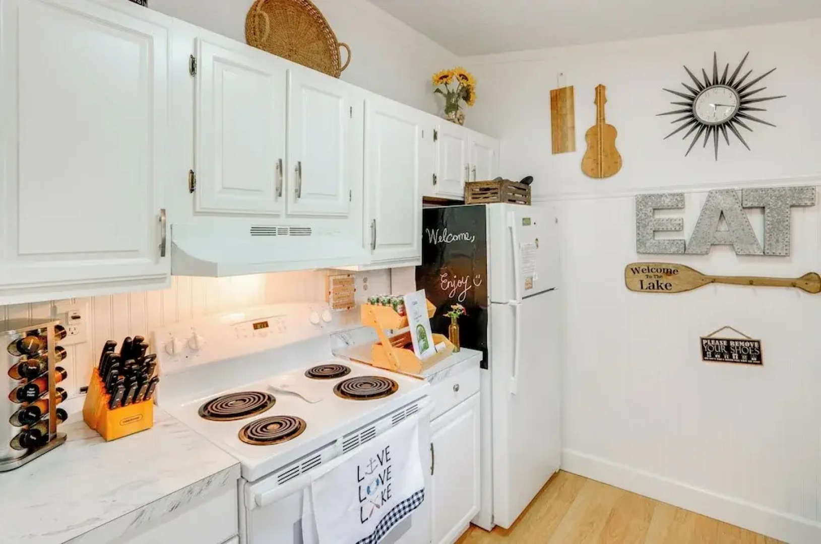 Fire Pit, Deck & Water Views: Athens Home!