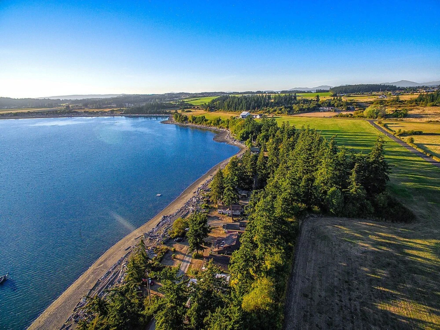 Beach and Blvd Bungalow on Sundin Beach by RedAwning