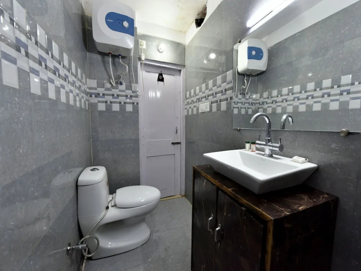 OYO 12023 Hotel Jasmine