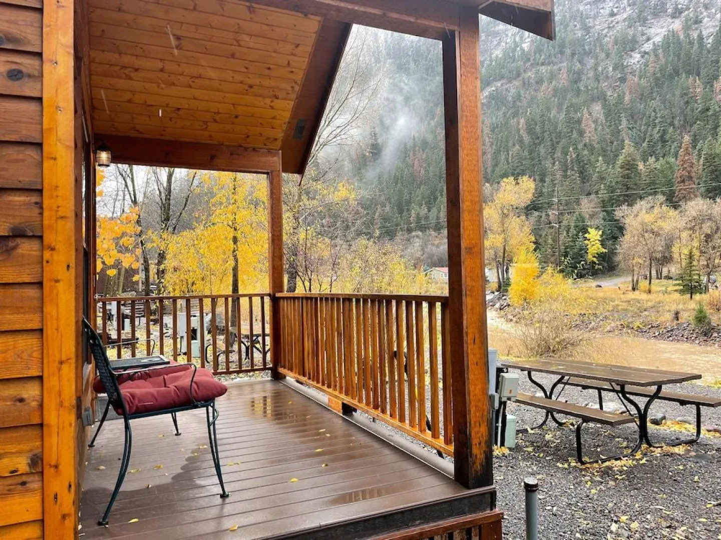 Ouray Riverside Resort - Inn & Cabins