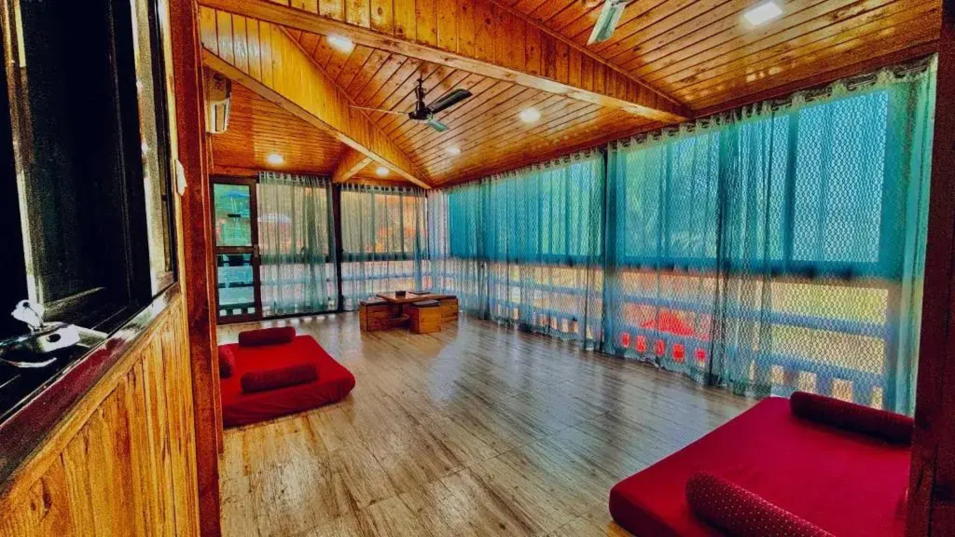 La Passiflora at Pawna Lake