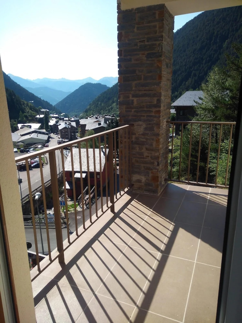 Apartment with 2 Bedrooms in Arinsal, with Wonderful Mountain View, Terrace And Wifi