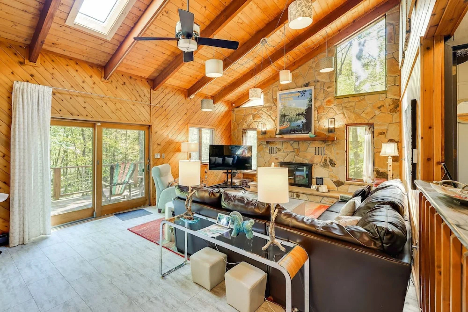 Gorgeous Bushkills Lodge w/ Pool Access!