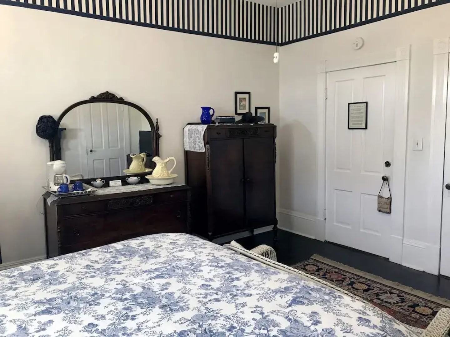 The Simmons-Bond Inn