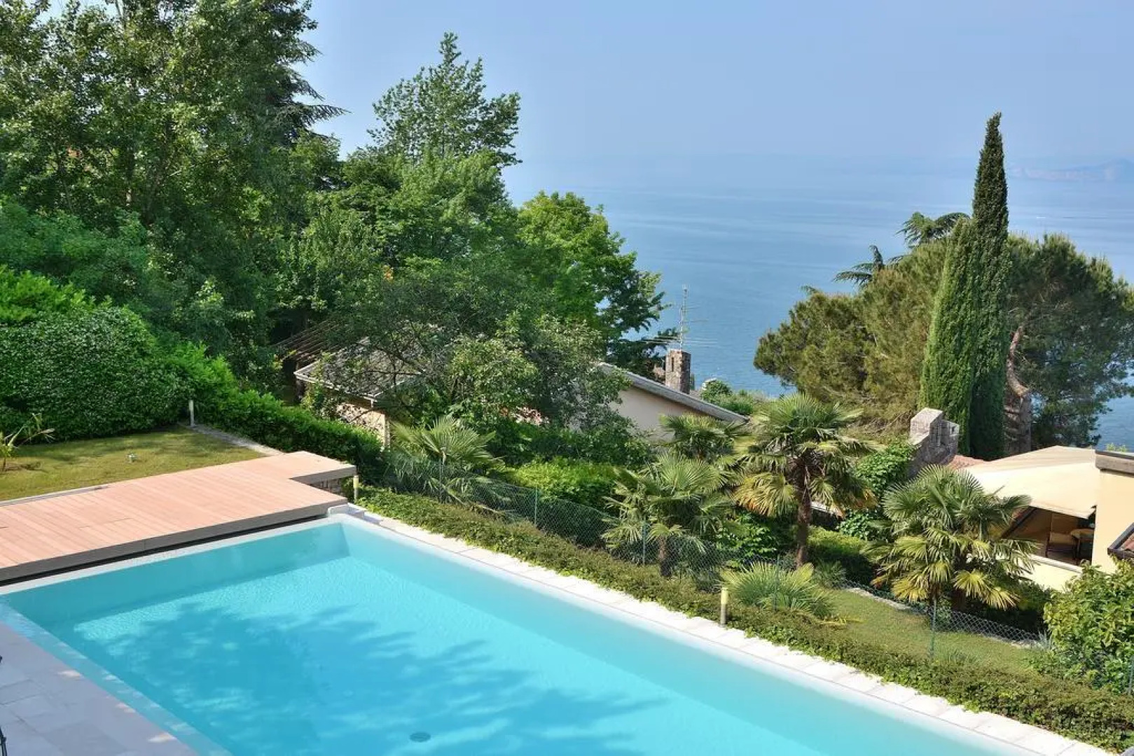 Villa Sybille With Pool And Lake View