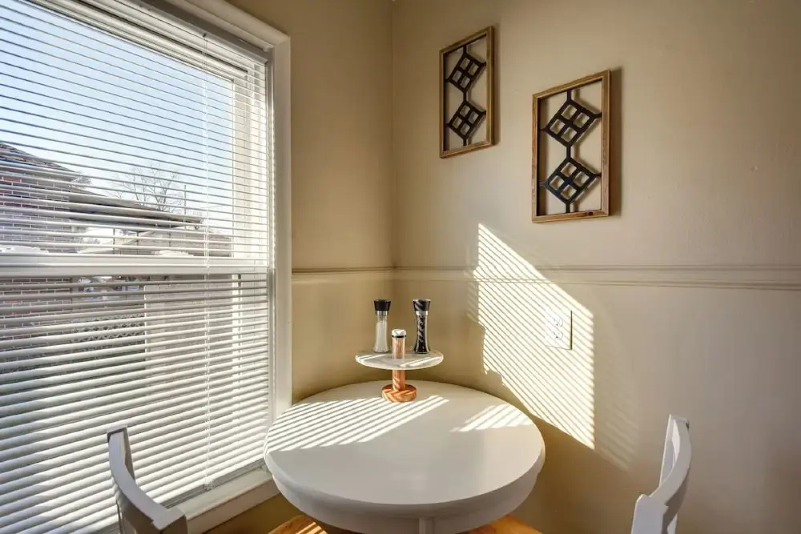 Quaint Cedar Rapids Home, 4 Mi to Downtown!