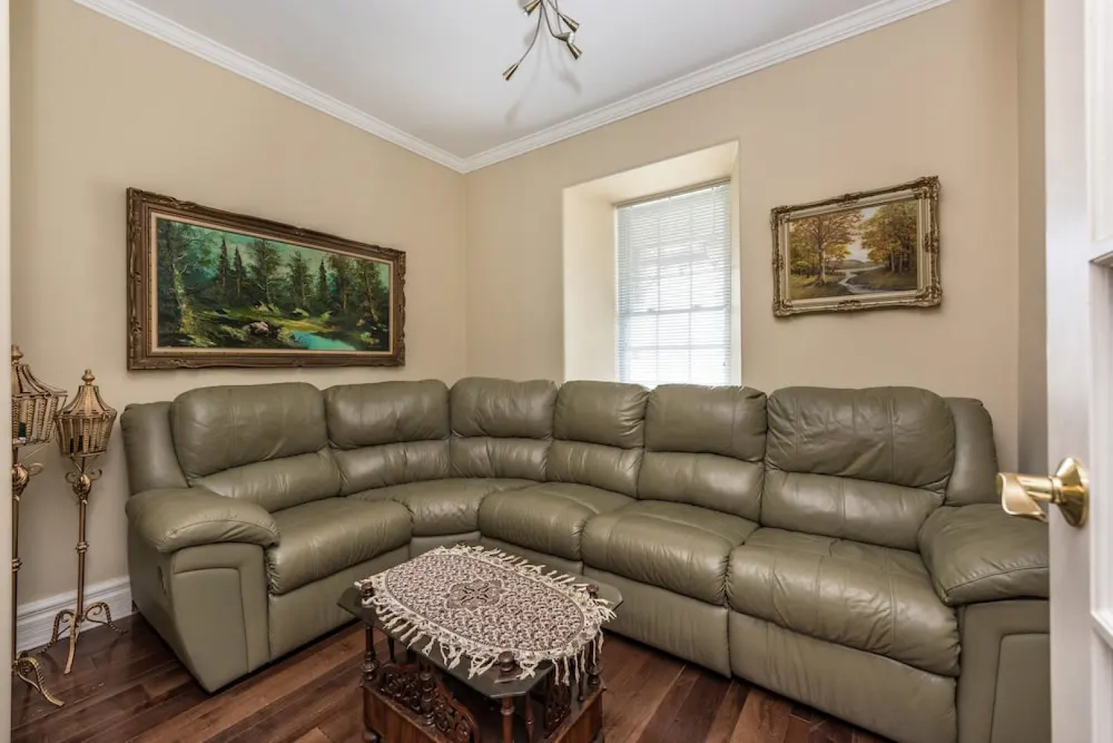 CastleView Inn by Elevate Rooms