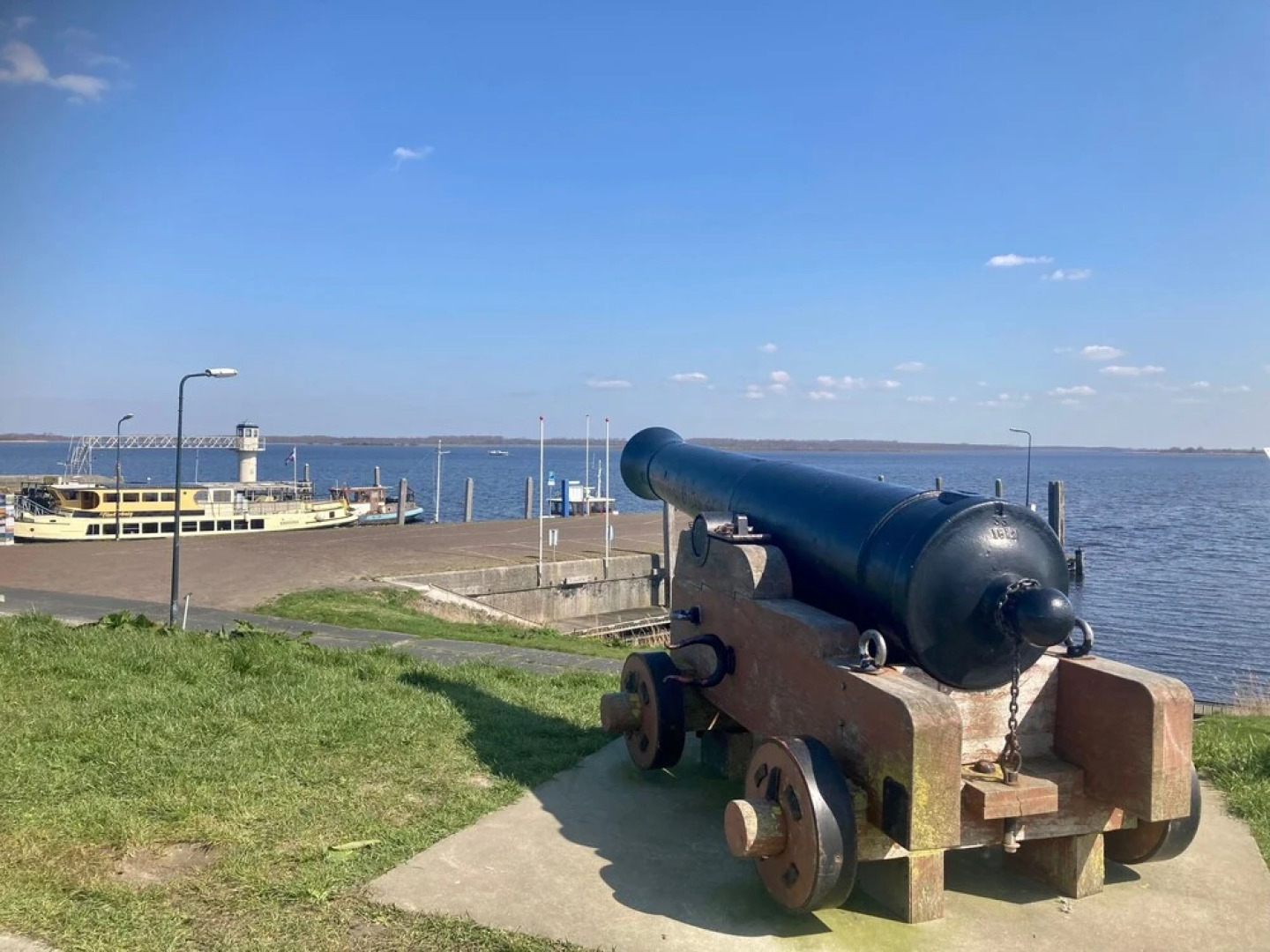 Chalet Valentina With Sauna by the Lauwersmeer