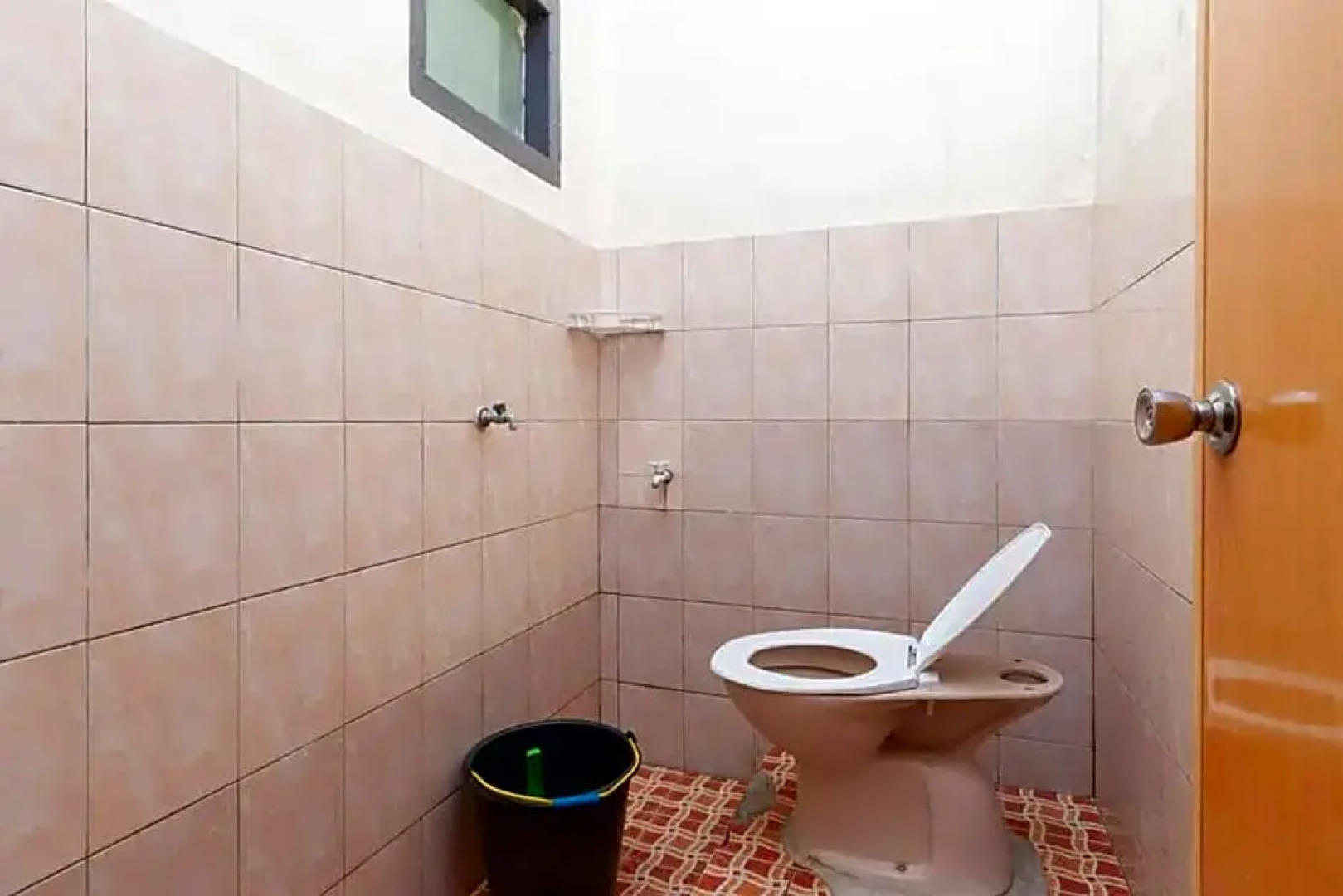 Hotel 78 Parapat Mitra RedDoorz