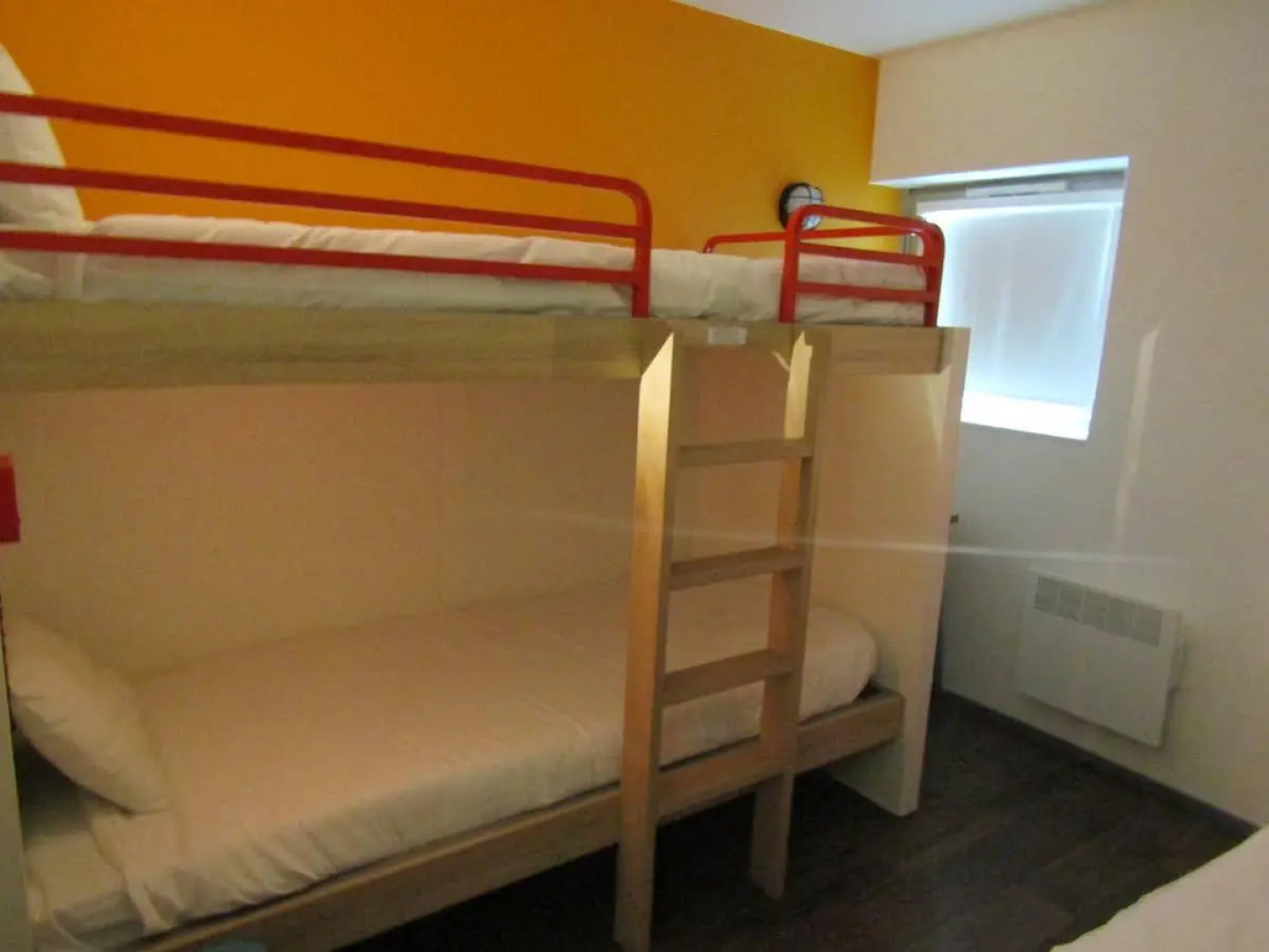 hotelF1 Igny Massy TGV