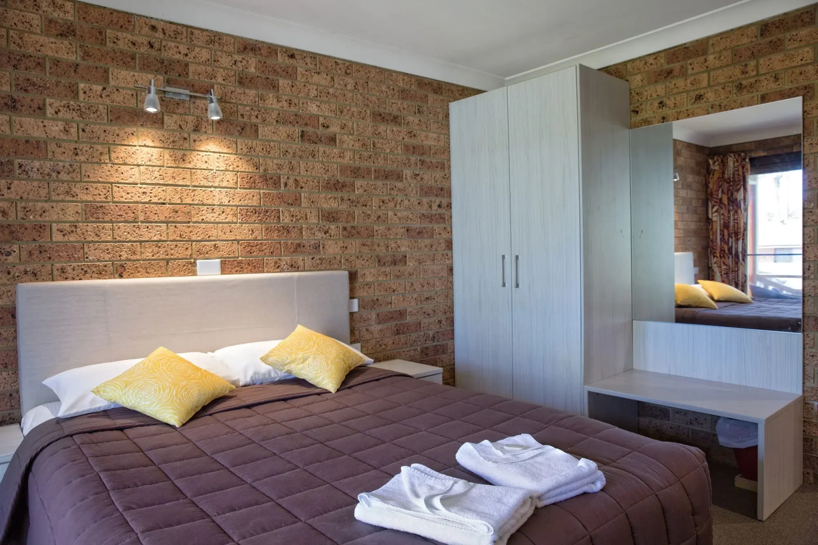 Sapphire Palms Motel