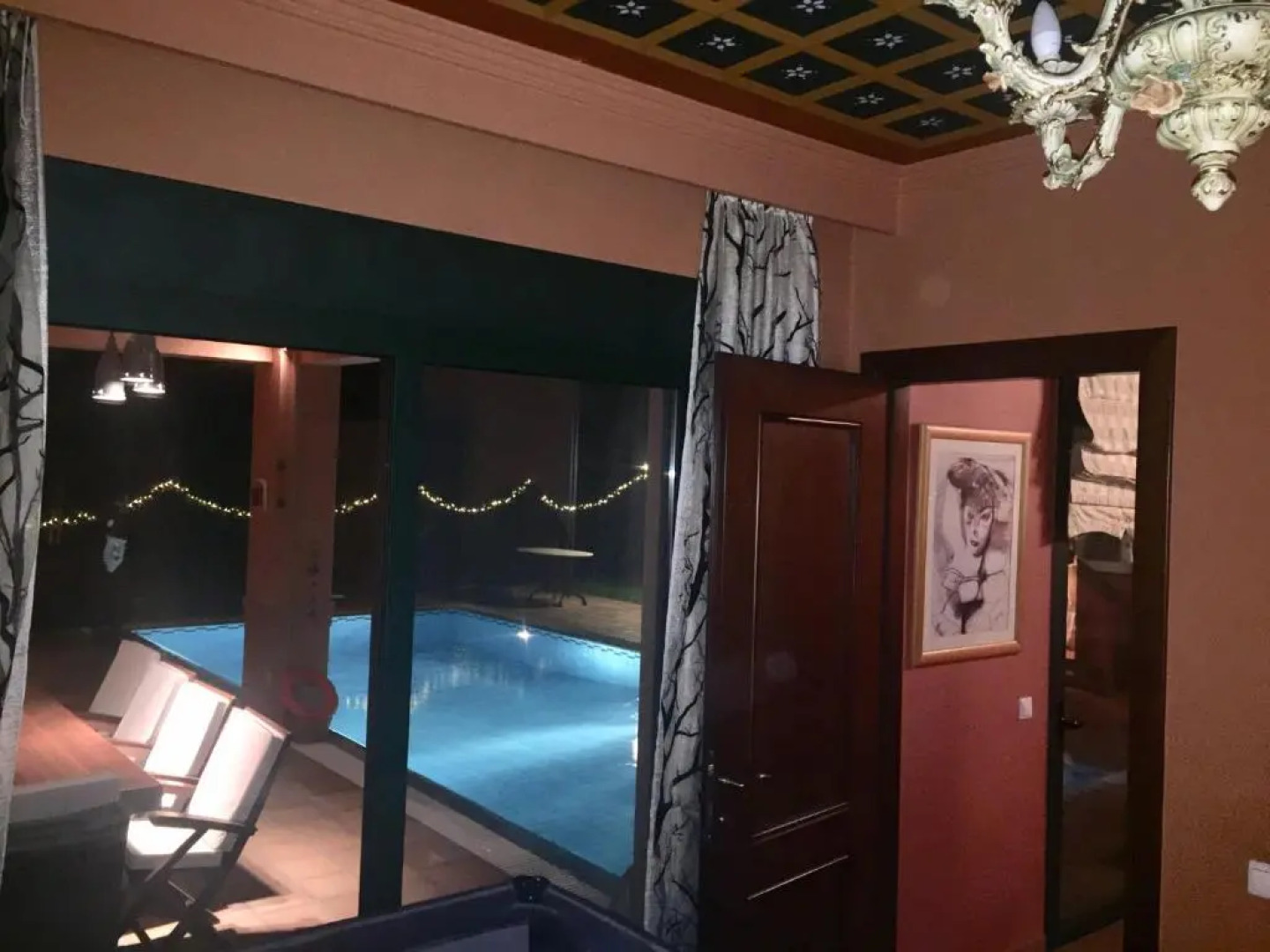 4-seasons pool villa near Meteora