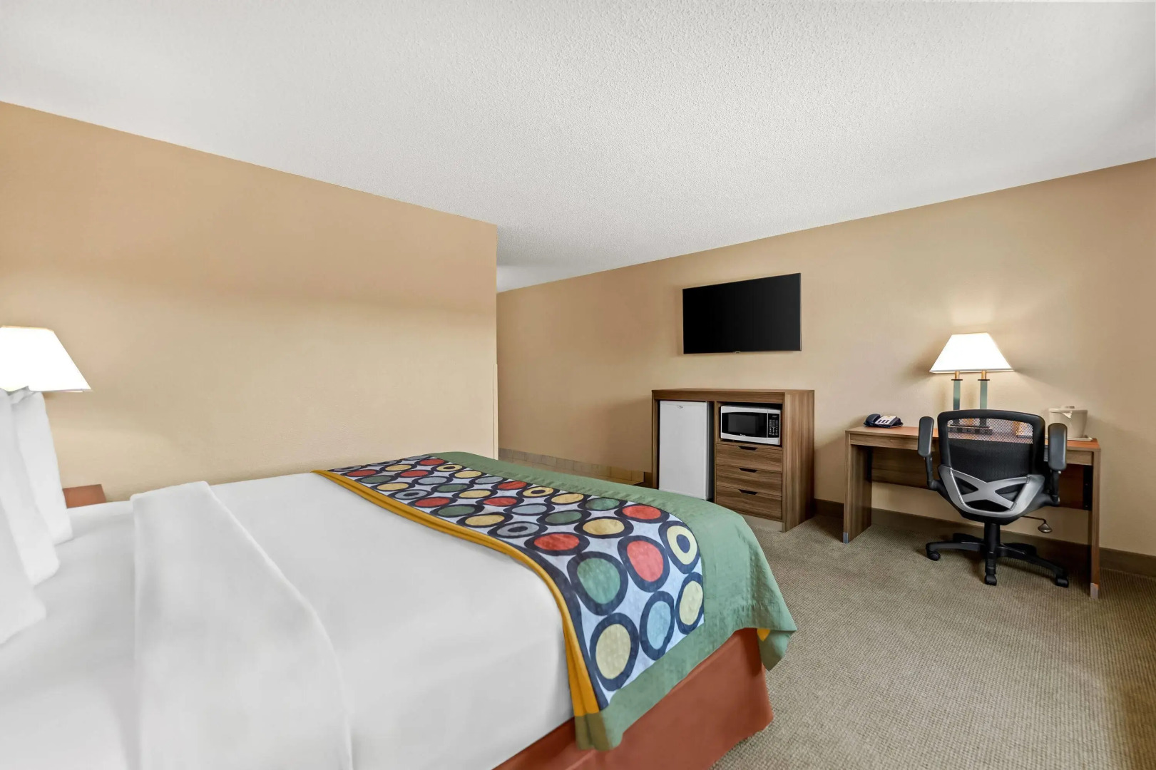 Super 8 by Wyndham Elgin