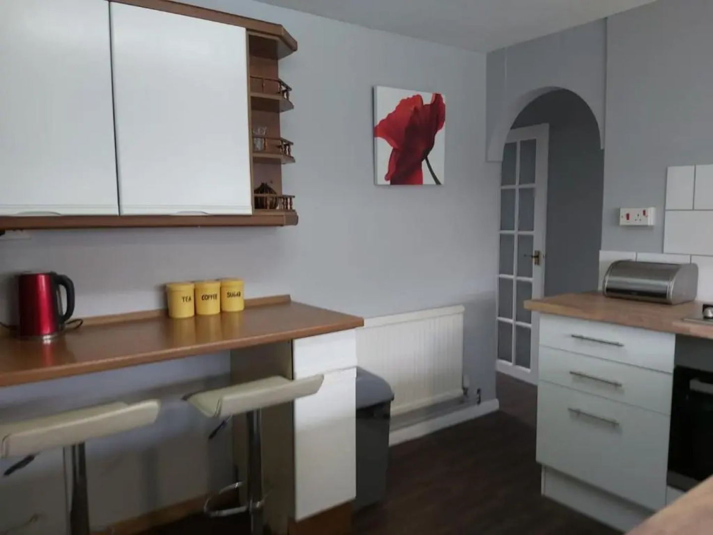 Eddiwick House - Huku Kwetu Dunstable -Spacious 3 Bedroom House- Sleeps 6 - Suitable & Affordable Group Accommodation - Business Travellers