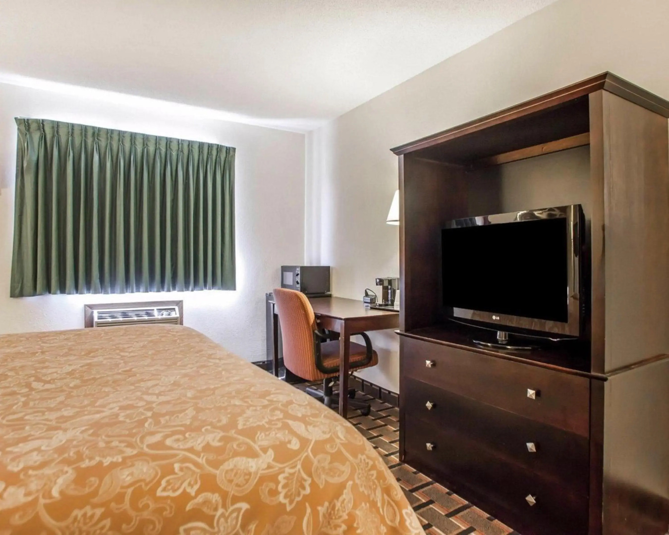 Clarion Pointe Bettendorf - Quad Cities