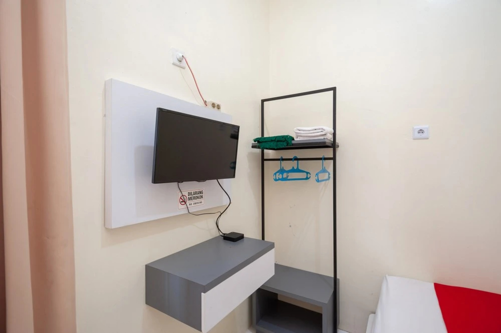 RedDoorz Syariah Near RS Tentara Solok