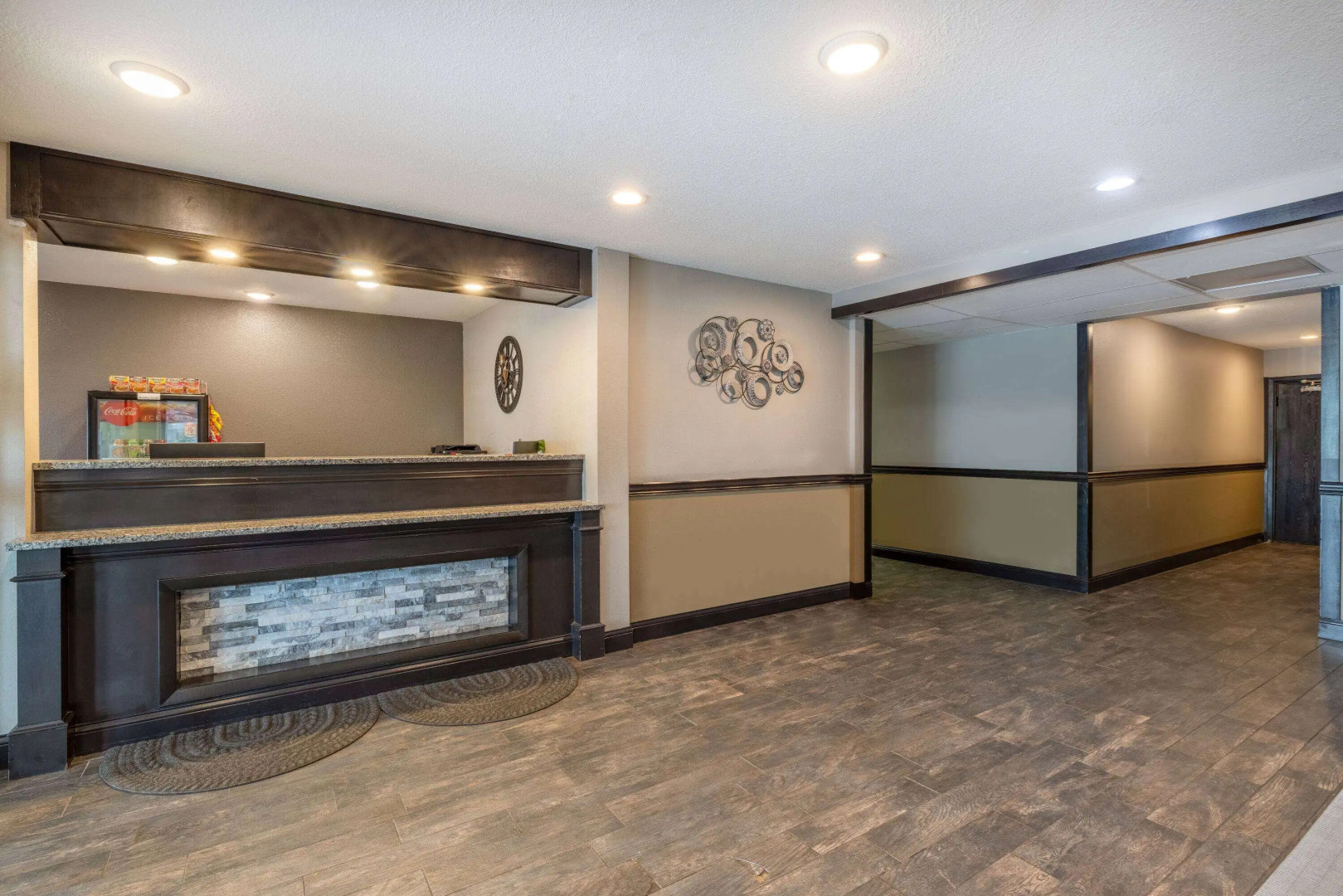 Travelodge by Wyndham Brooklyn Center